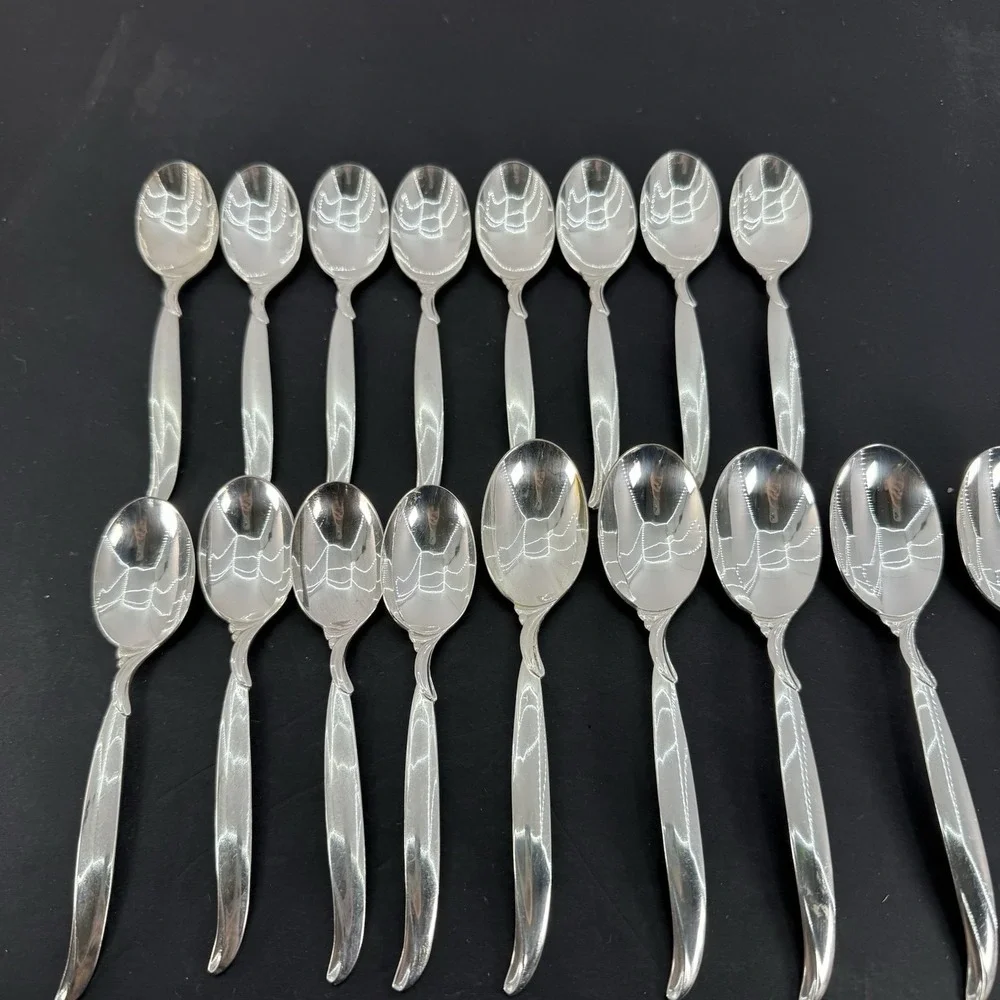 Set of 18 1847 Rogers Bros Spoons Flair Pattern Silverplate Flatware